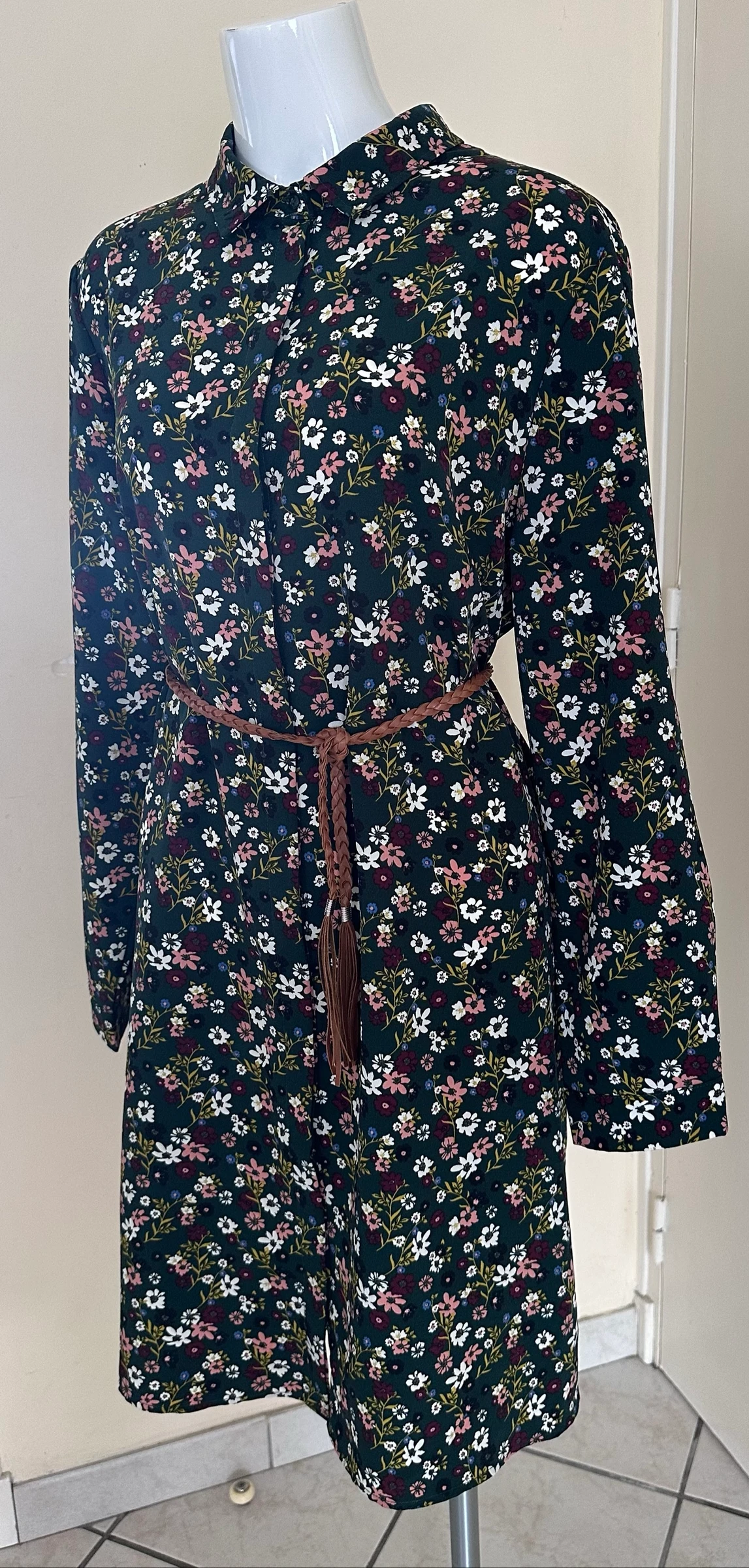 Vestido Floral Campo Fundo Verde Abotoado - Novo (T. XL / 44-46) – photo 7
